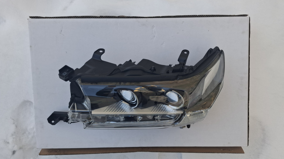 Фара TOYOTA Land Cruiser 200 Executive Black 2015 - 2021 Фара Крузер 200 черная 8110660P40 PZ36760543 PZ36760557