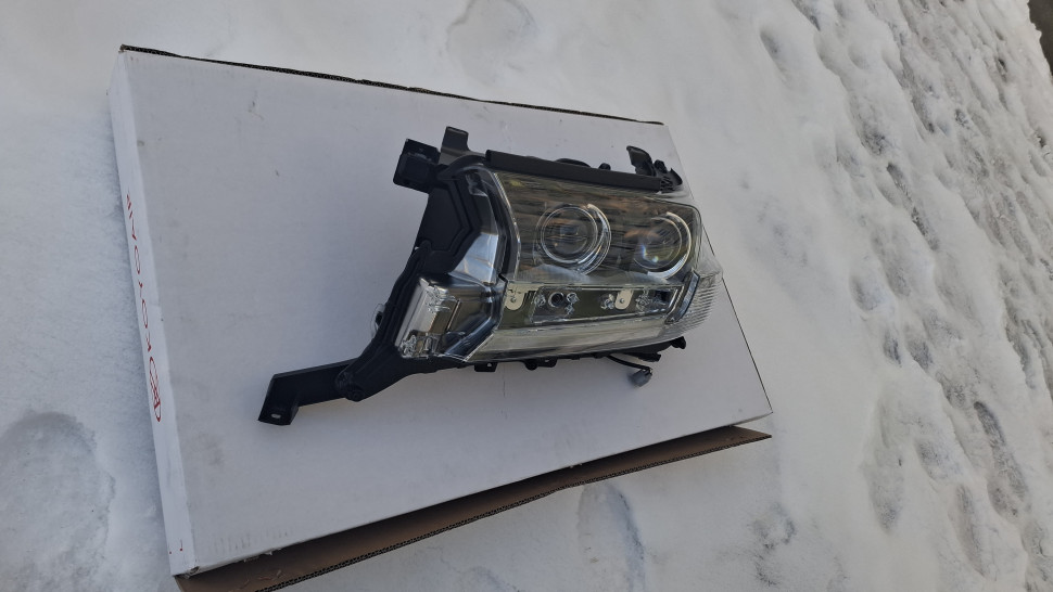 Фара TOYOTA Land Cruiser 200 Executive Black 2015 - 2021 Фара Крузер 200 черная 8110660P40 PZ36760543 PZ36760557