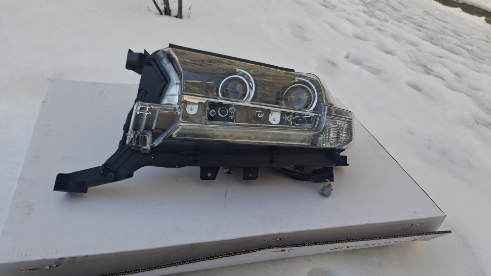 Фара TOYOTA Land Cruiser 200 Executive Black 2015 - 2021 Фара Крузер 200 черная 8110660P40 PZ36760543 PZ36760557