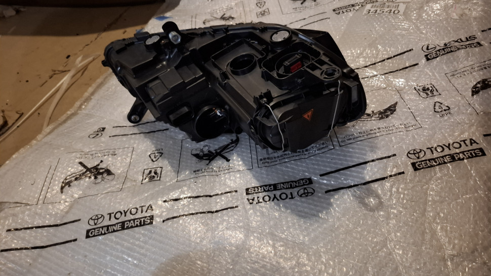 Фара Volkswagen Passat b7 bi-xenon + LED 2010 2011 2012 2013 2014 2015 Фара Пассат Б7 ксенон 3AB941751