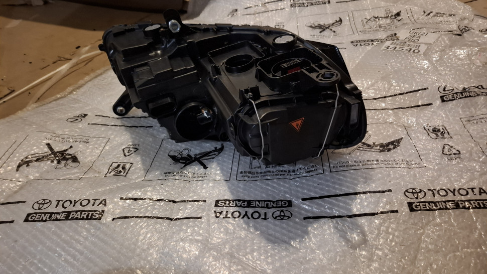 Фара Volkswagen Passat b7 bi-xenon + LED 2010 2011 2012 2013 2014 2015 Фара Пассат Б7 ксенон 3AB941751