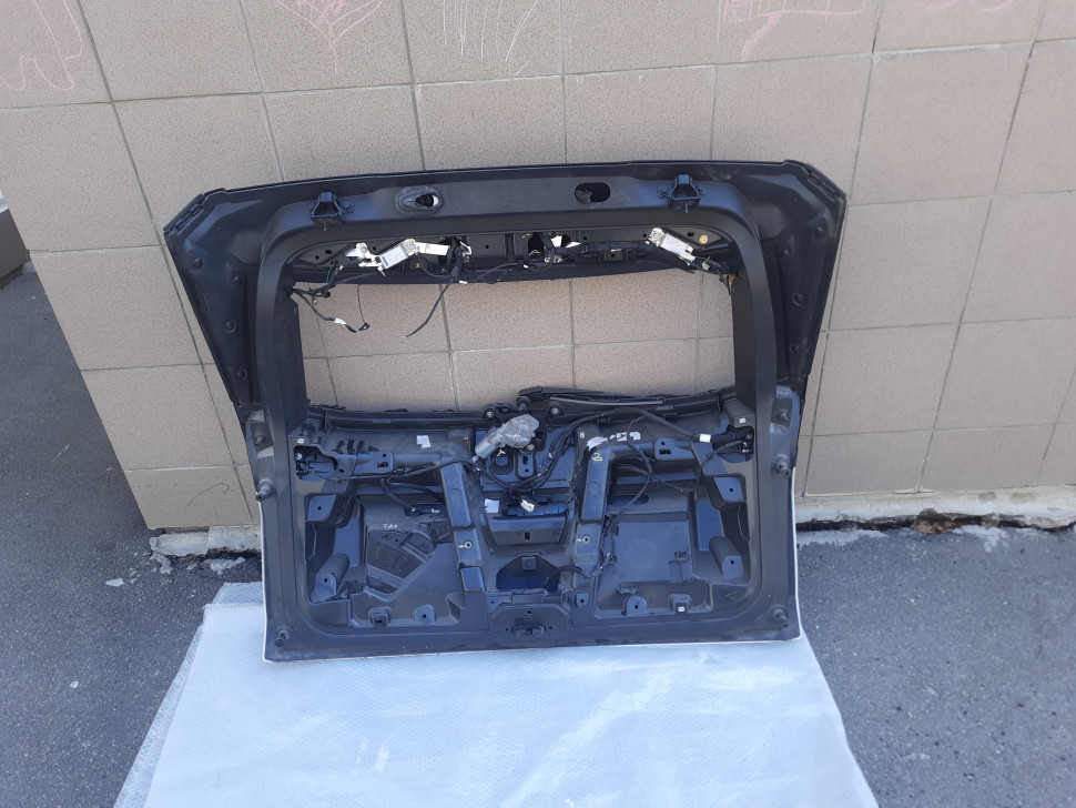 Крышка багажника Peugeot 3008 + фонари ляда Пежо 3008 Крышка Peugeot 308 2016- 2021