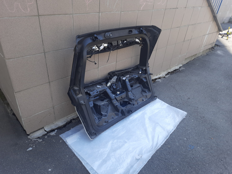 Крышка багажника Peugeot 3008 + фонари ляда Пежо 3008 Крышка Peugeot 308 2016- 2021