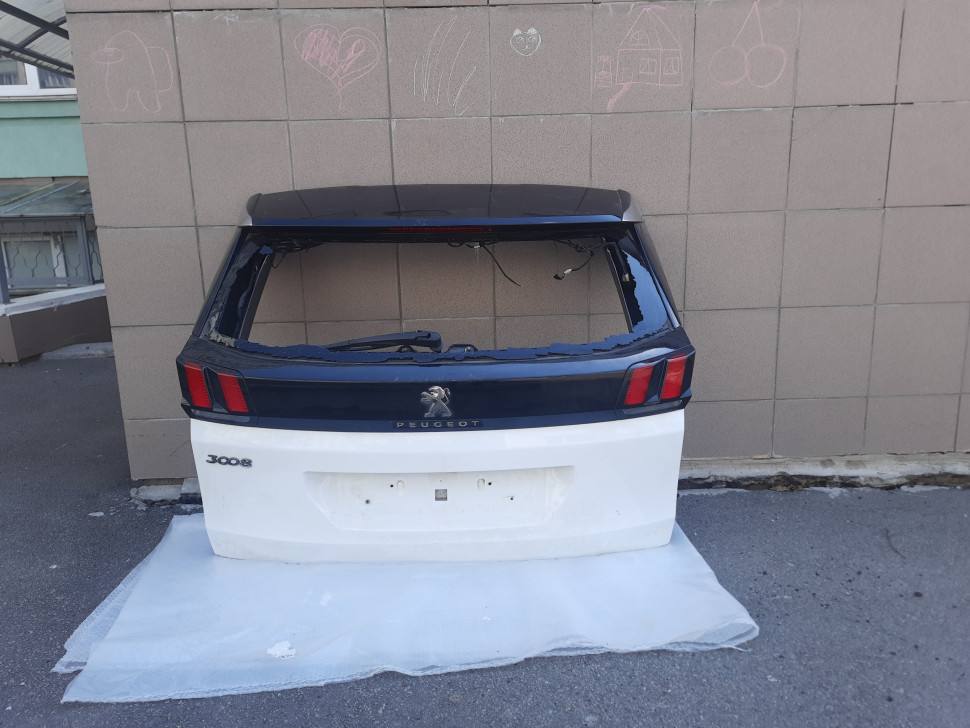 Крышка багажника Peugeot 3008 + фонари ляда Пежо 3008 Крышка Peugeot 308 2016- 2021