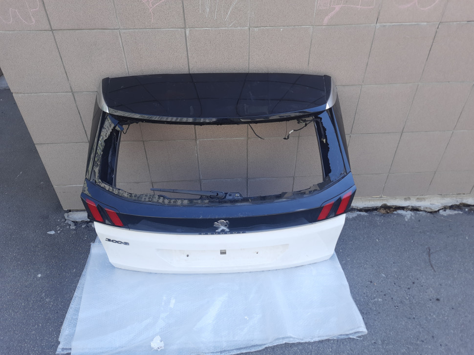 Крышка багажника Peugeot 3008 + фонари ляда Пежо 3008 Крышка Peugeot 308 2016- 2021