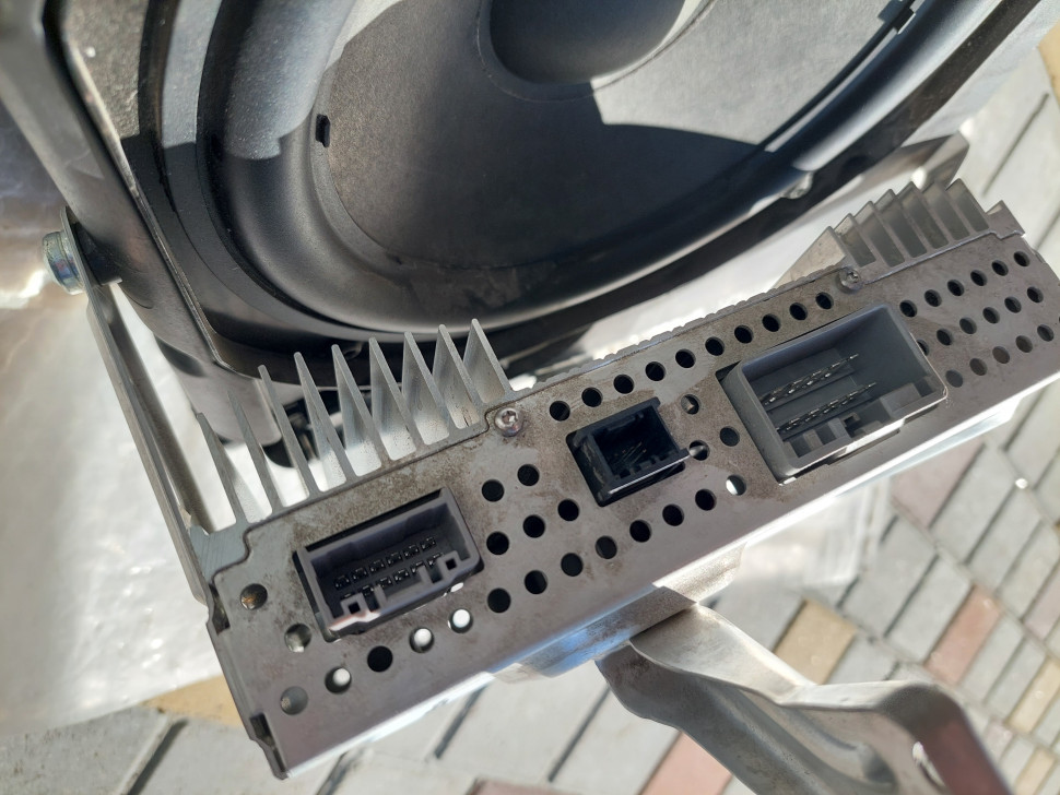 Сабвуфер Tesla Model 3 с усилителем 2018+ 1079747-99-B 1079747-00-D 1079748-00-D