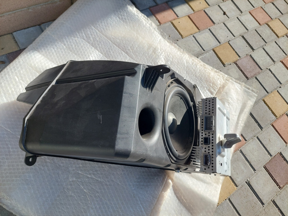 Сабвуфер Tesla Model 3 с усилителем 2018+ 1079747-99-B 1079747-00-D 1079748-00-D