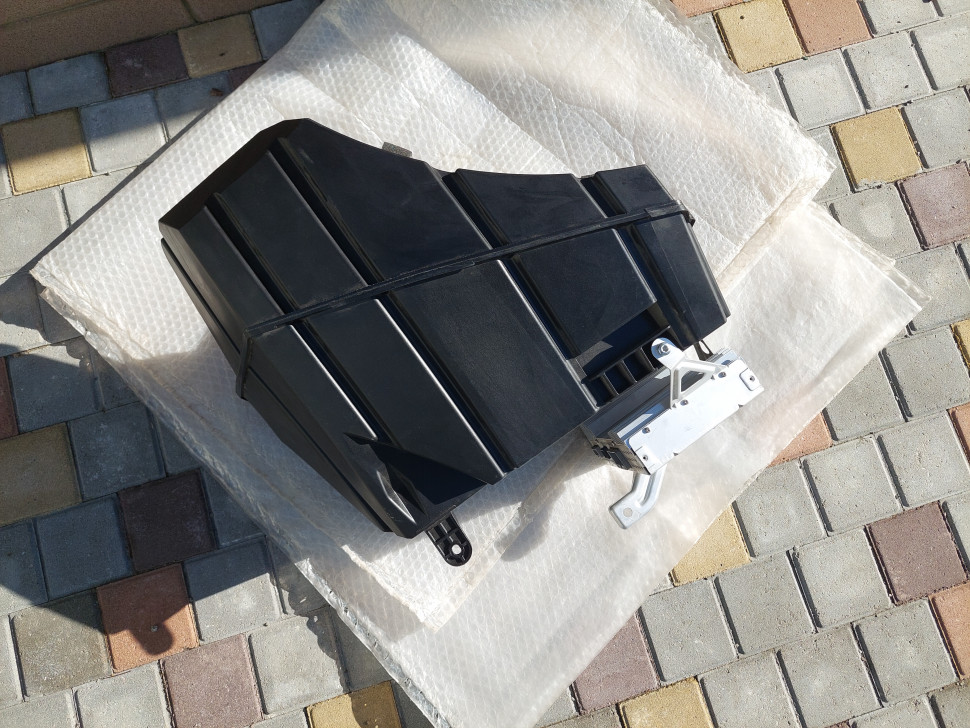 Сабвуфер Tesla Model 3 с усилителем 2018+ 1079747-99-B 1079747-00-D 1079748-00-D