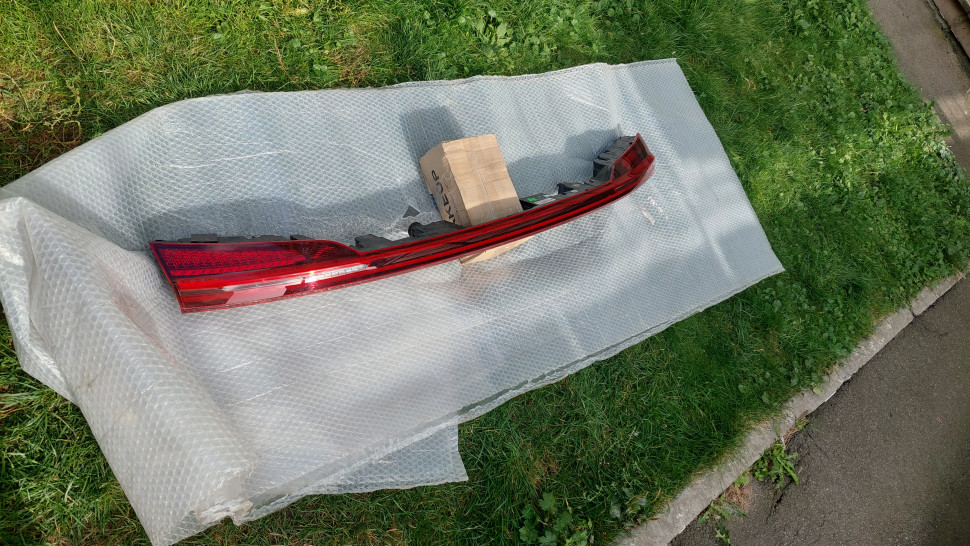 Фонарь Audi E-TRON Etron 4KE оригинал б/у стоп ліхтар Ауди Е Трон