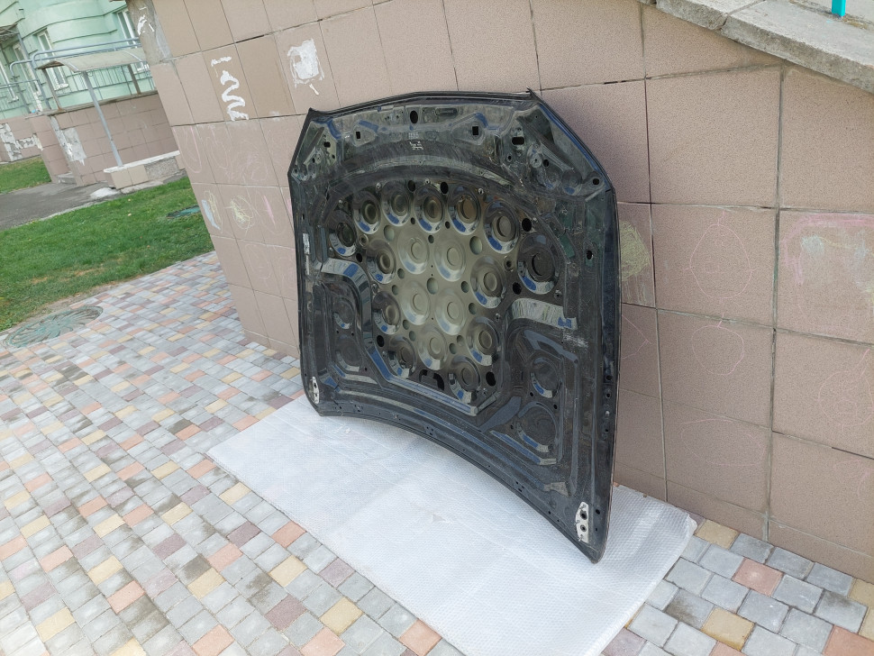 Капот Mercedes w213 2022 2021 2020 2019 2018 2017 2016 2015 A2138870203, деффект, мелкие вмятины, в родной краске.