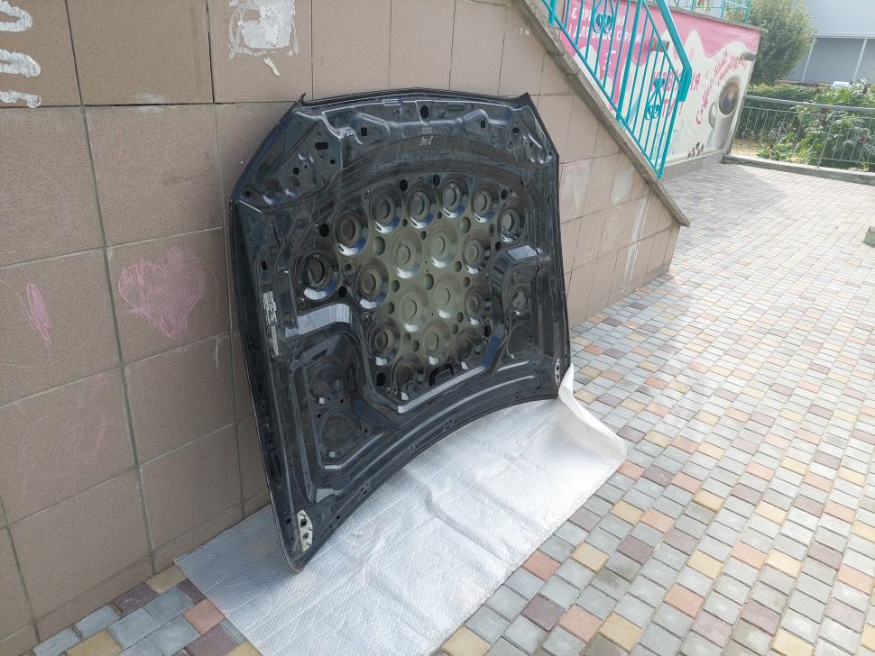 Капот Mercedes w213 2022 2021 2020 2019 2018 2017 2016 2015 A2138870203, деффект, мелкие вмятины, в родной краске.