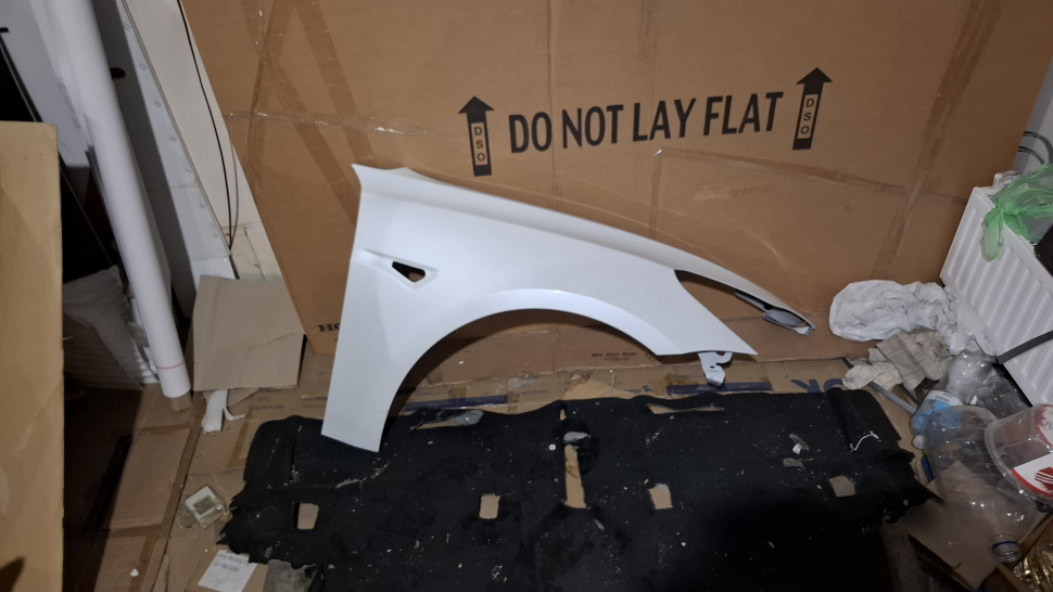 Крило Tesla 3 праве Б/У білий перламутр 2018 2019 2020 2021 2022 2023 2024 2025 крыло правое Tesla 3 1081400-E0-D 1081400E0D 1081400