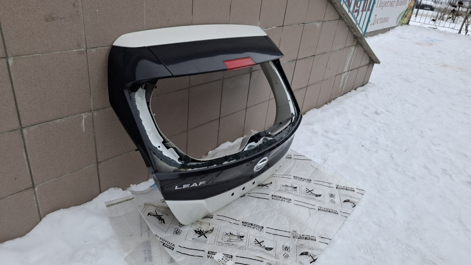 Крышка багажника Nissan Leaf перламутр 2018 2019 2020 2021 2022 2023 2024 2025 в сборе Ляда Нісан Ліф 901005SA0B