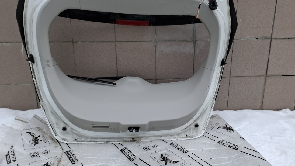 Крышка багажника Nissan Leaf перламутр 2018 2019 2020 2021 2022 2023 2024 2025 в сборе Ляда Нісан Ліф 901005SA0B