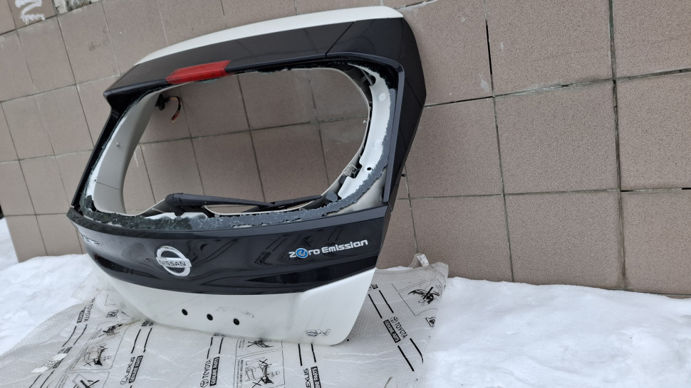 Крышка багажника Nissan Leaf перламутр 2018 2019 2020 2021 2022 2023 2024 2025 в сборе Ляда Нісан Ліф 901005SA0B