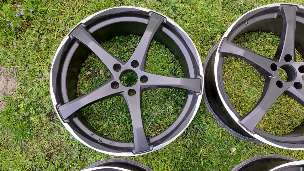 Диски Audi VW Mercedes Skoda Seat R20 5x112 ADVANTI RACING