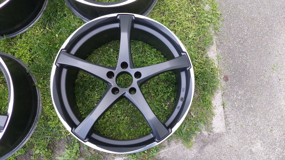 Диски Audi VW Mercedes Skoda Seat R20 5x112 ADVANTI RACING