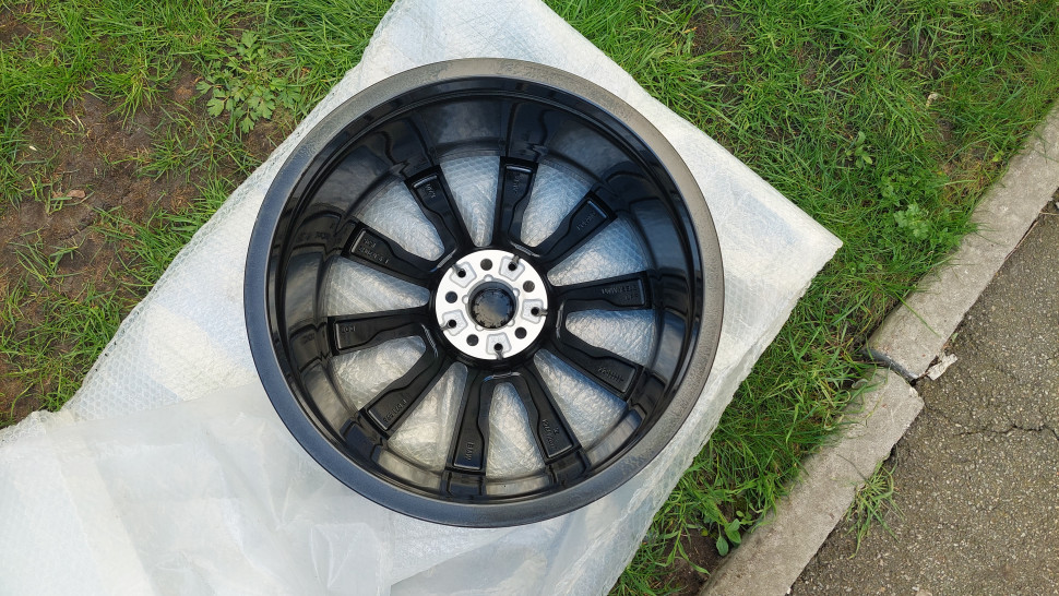 Один передний диск Bmw G05 740 Style 20R ET35 диск Бмв G06 X5 X6 НОВЫЙ 8071996, есть только один диск.