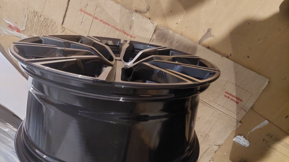 Один передний диск Bmw G05 740 Style 20R ET35 диск Бмв G06 X5 X6 НОВЫЙ 8071996, есть только один диск.