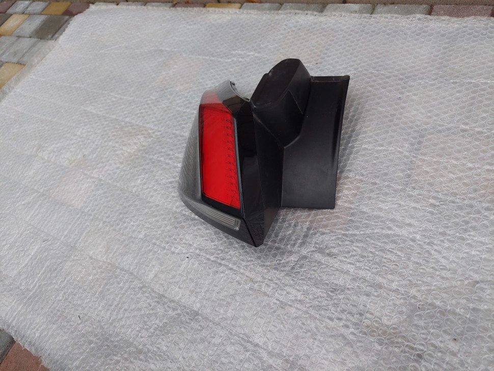 Фонарь Peugeot 3008 2016 2017 2018 2019 2020 фонарь Пежо 3008 левый в крыло 9810477180