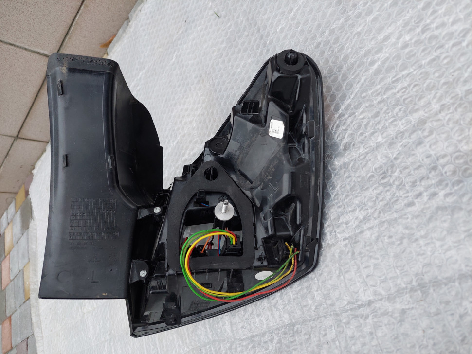 Фонарь Peugeot 3008 2016 2017 2018 2019 2020 фонарь Пежо 3008 левый в крыло 9810477180