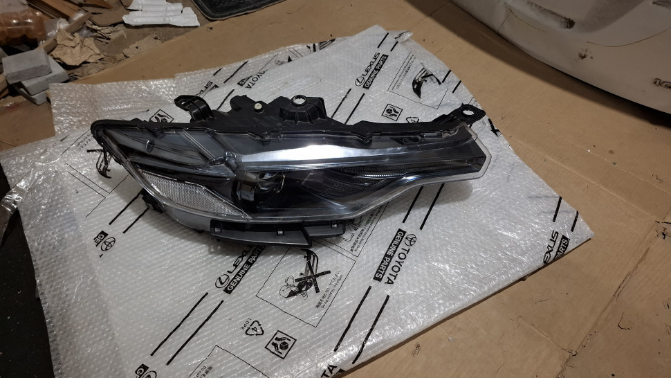 Фара Maserati Levante 2018+ правая ксенон 3 блока в сборе Фара Мазерати Леванте Европа