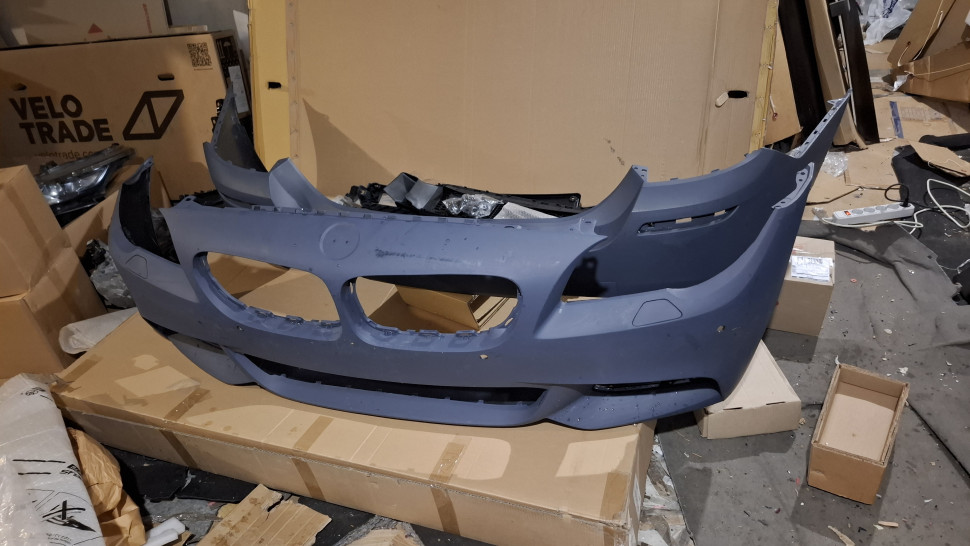 Два Бампери BMW 5 F10 f11 ф10 ф11 m packet передній + задній м пакет обвіс Бампери БМВ 5 Ф 10