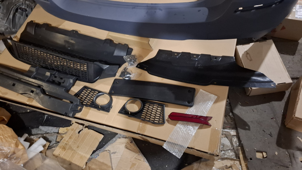 Два Бампери BMW 5 F10 f11 ф10 ф11 m packet передній + задній м пакет обвіс Бампери БМВ 5 Ф 10