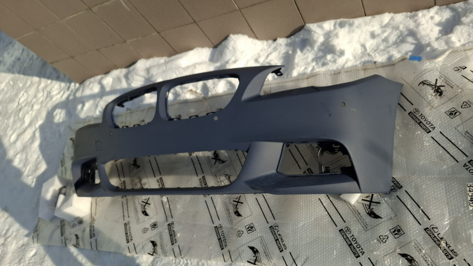 Два Бампери BMW 5 F10 f11 ф10 ф11 m packet передній + задній м пакет обвіс Бампери БМВ 5 Ф 10