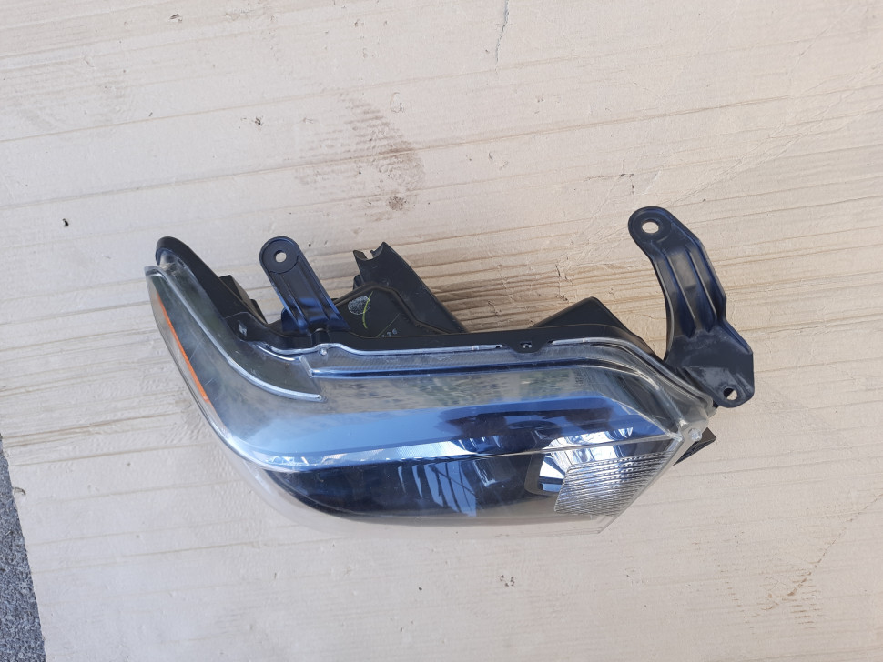 Фара Toyota TUNDRA 2018 2017 2016 2015 2014 темная черная Фара Тундра