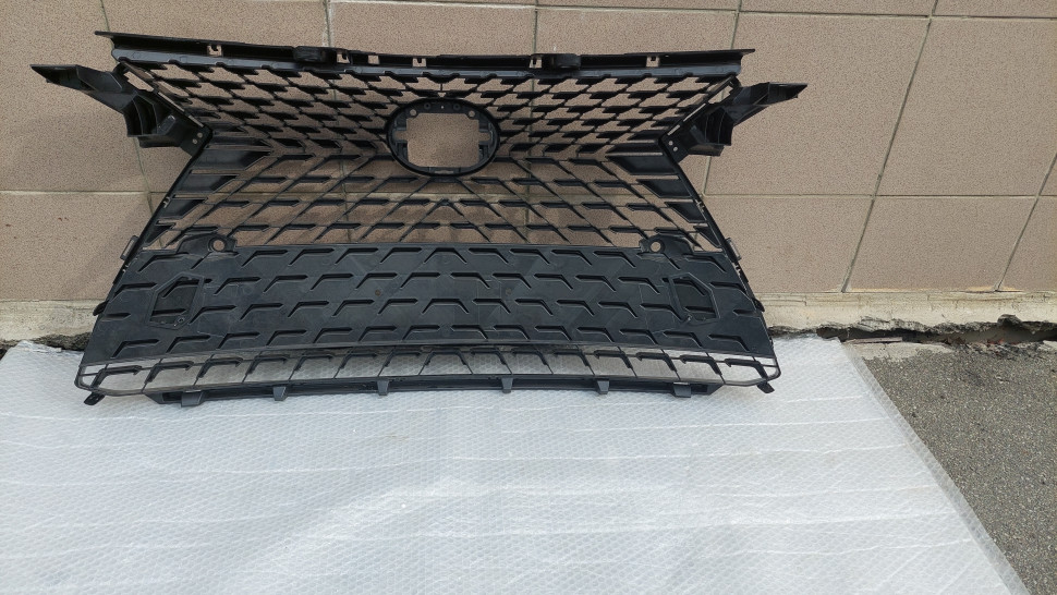 Решетка радиатора Lexus RX Решітка радітору 2015-2019 стиль рест 2020