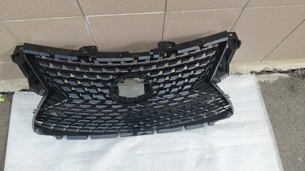 Решетка радиатора Lexus RX Решітка радітору 2015-2019 стиль рест 2020