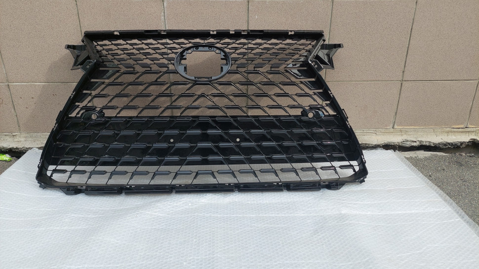 Решетка радиатора Lexus RX Решітка радітору 2015-2019 стиль рест 2020