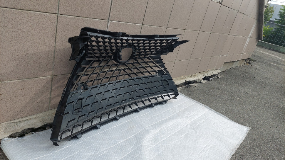 Решетка радиатора Lexus RX Решітка радітору 2015-2019 стиль рест 2020