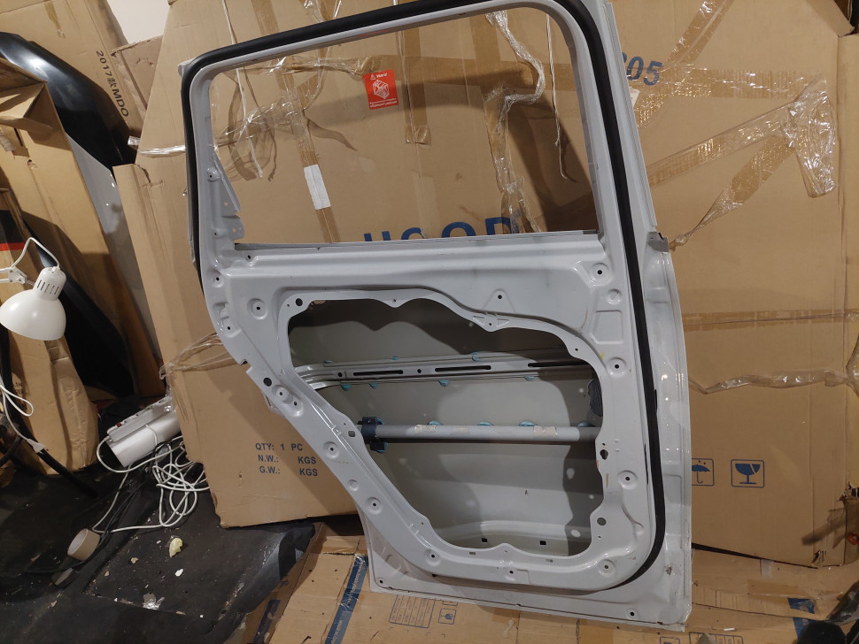 Дверь задняя левая Santa Fe 4 2018 2019 2020 2021 2022 2023 Hyundai Двері Санта Фе 4