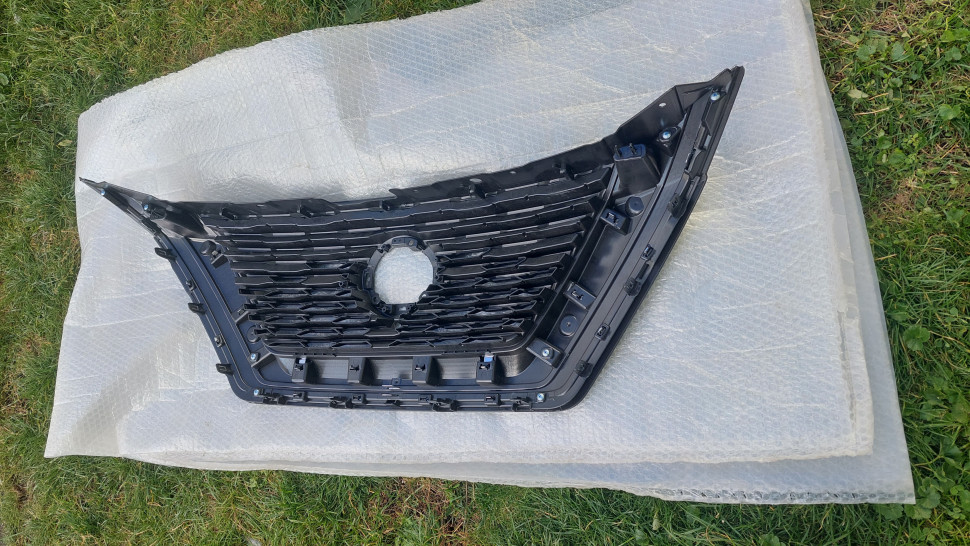 Решетка радиатора Nissan Rogue T33 2023 2022 2021 2020 Лицензия под камеру решетка РОГ