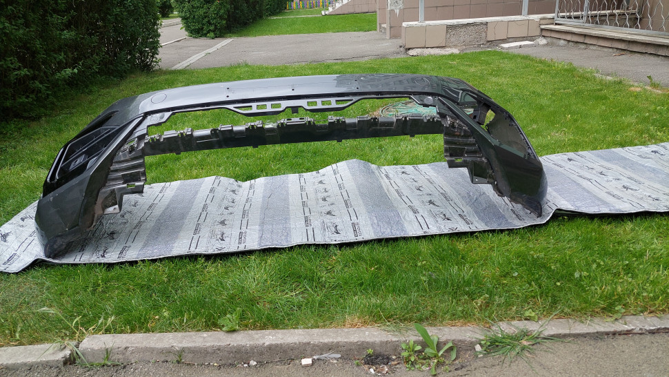 Бампер Volkswagen Touareg 3 R-Line 2018 2019 2020 21 22 23 760807217BF