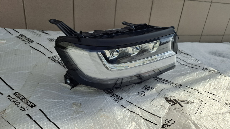 Фара Toyota Land Cruiser 300 права 2021 2022 2023 2024 2025 Фара Тойота Ленд Крузер 300 правая 8114560Q51