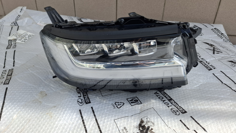 Фара Toyota Land Cruiser 300 права 2021 2022 2023 2024 2025 Фара Тойота Ленд Крузер 300 правая 8114560Q51