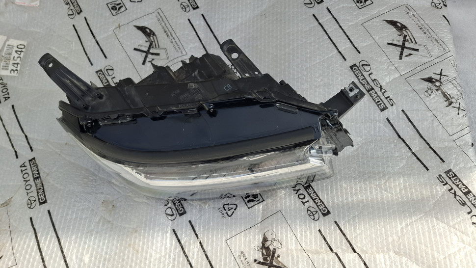 Фара Toyota Land Cruiser 300 права 2021 2022 2023 2024 2025 Фара Тойота Ленд Крузер 300 правая 8114560Q51