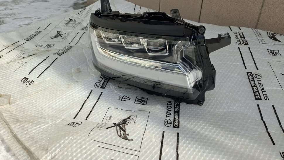 Фара Toyota Land Cruiser 300 права 2021 2022 2023 2024 2025 Фара Тойота Ленд Крузер 300 правая 8114560Q51