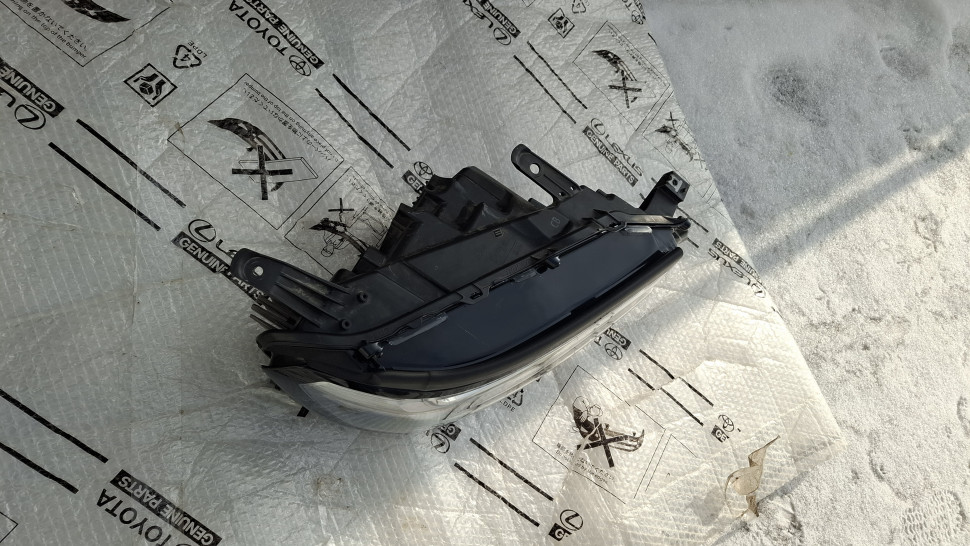 Фара Toyota Land Cruiser 300 права 2021 2022 2023 2024 2025 Фара Тойота Ленд Крузер 300 правая 8114560Q51