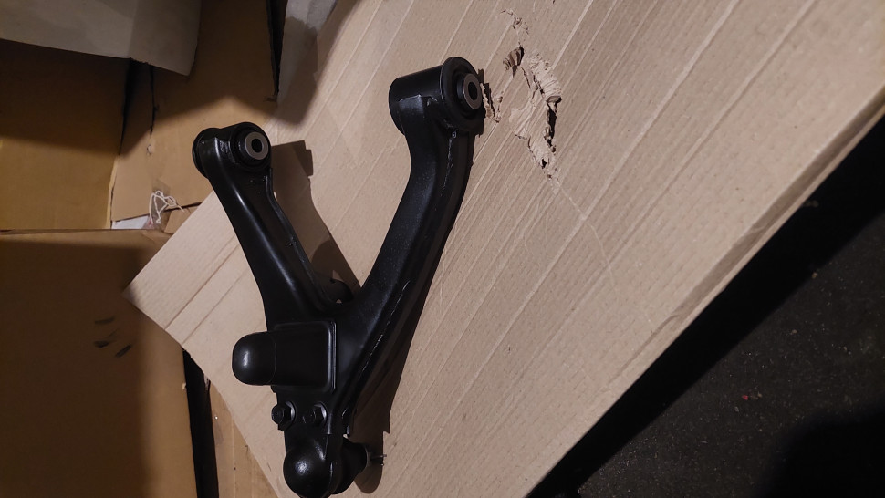 Новый рычаг задний MITSUBISHI PAJERO wagon 3 MR508132 правый верхний ОРИГИНАЛ