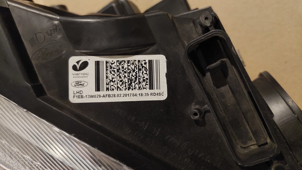 Нужен ремонт крепления, Фара Ford Focus 3 led ДХО Европа 2018 2017 2016 2015 Фара Форд фокус