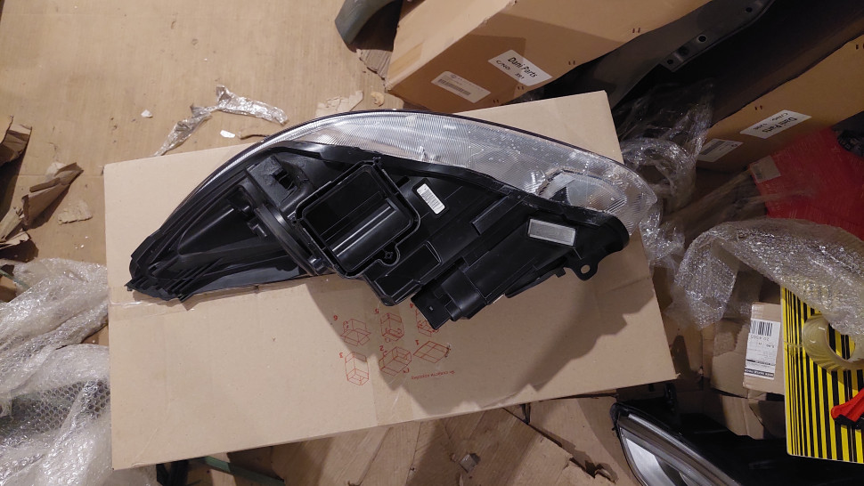 Нужен ремонт крепления, Фара Ford Focus 3 led ДХО Европа 2018 2017 2016 2015 Фара Форд фокус