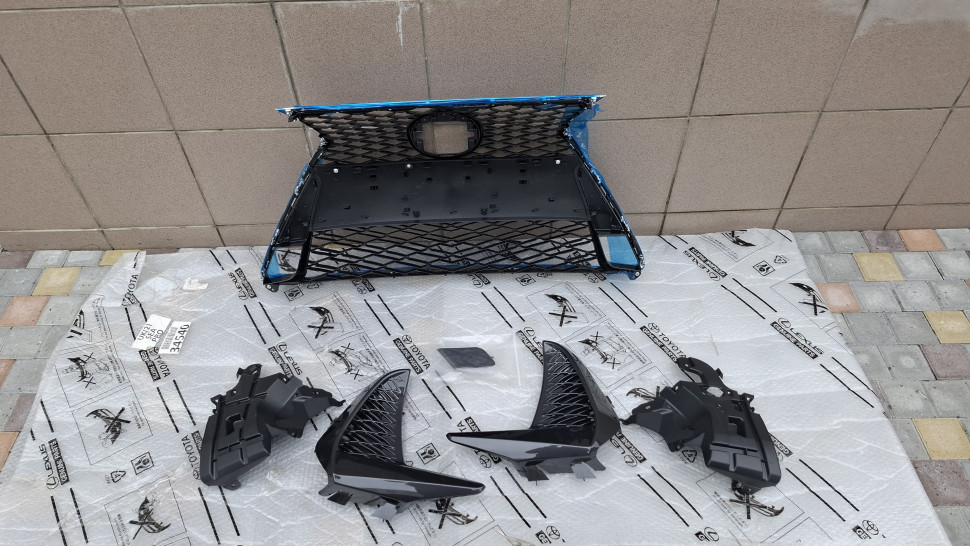 Решетка радиатора Lexus IS F-Sport 2016 2017 2018 2019 2020 2021 2022 FSport Решітка Лексус ІС