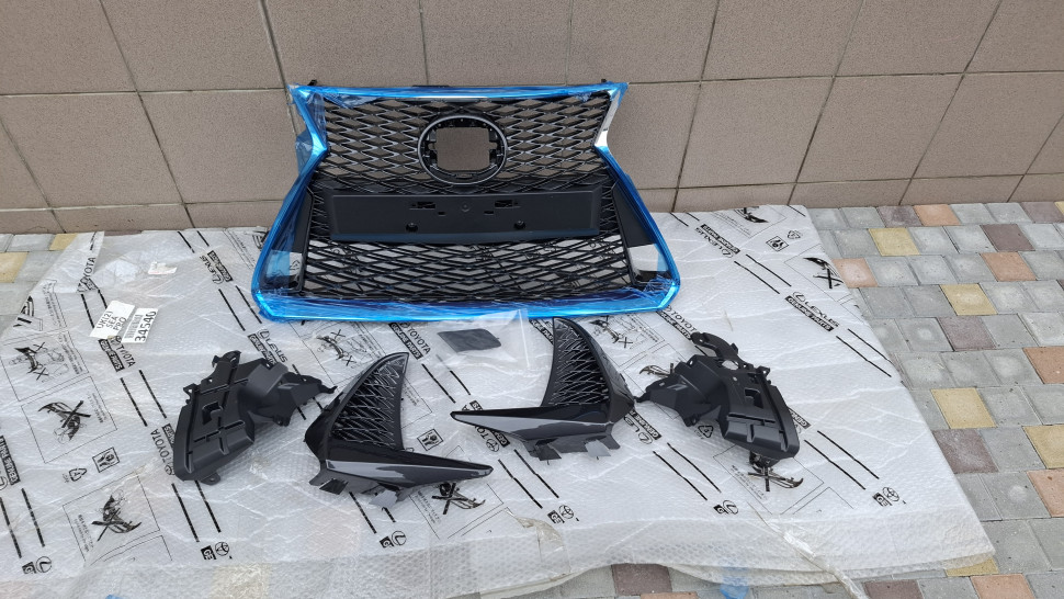 Решетка радиатора Lexus IS F-Sport 2016 2017 2018 2019 2020 2021 2022 FSport Решітка Лексус ІС