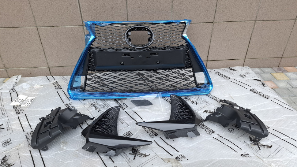 Решетка радиатора Lexus IS F-Sport 2016 2017 2018 2019 2020 2021 2022 FSport Решітка Лексус ІС