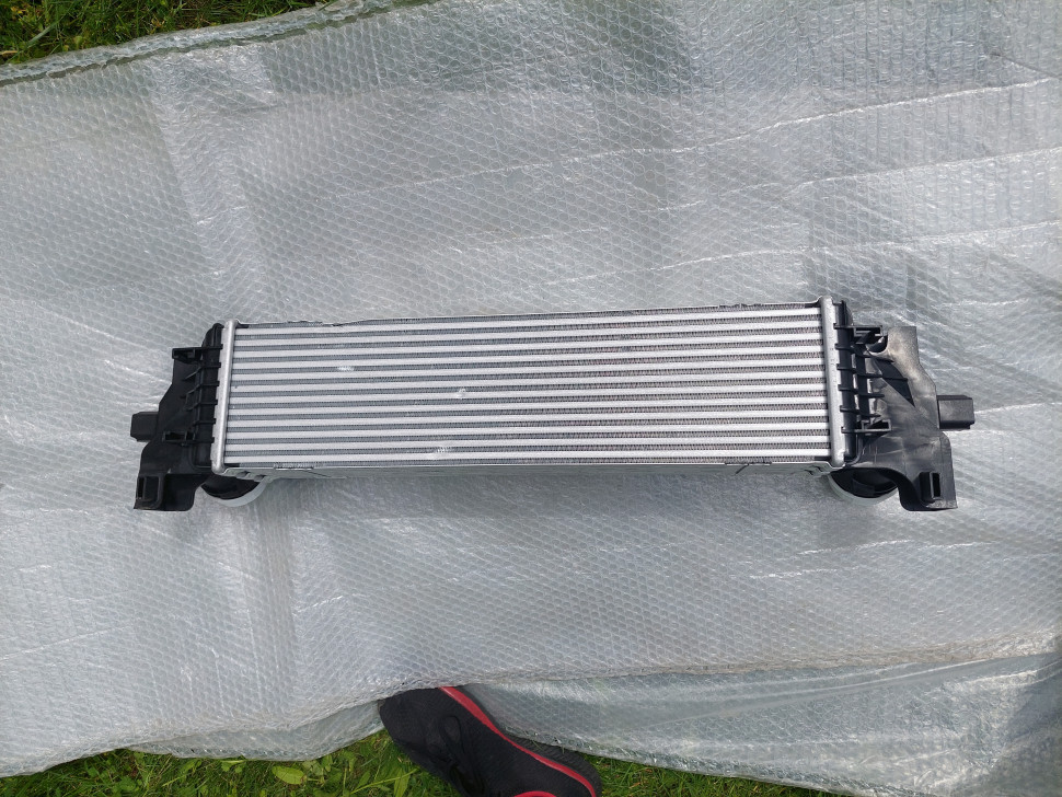 Радиатор интеркуллера Bmw 5 g30 6 g32 7 g11 g12 радіатор інтеркулера 17518576509 CI660000P