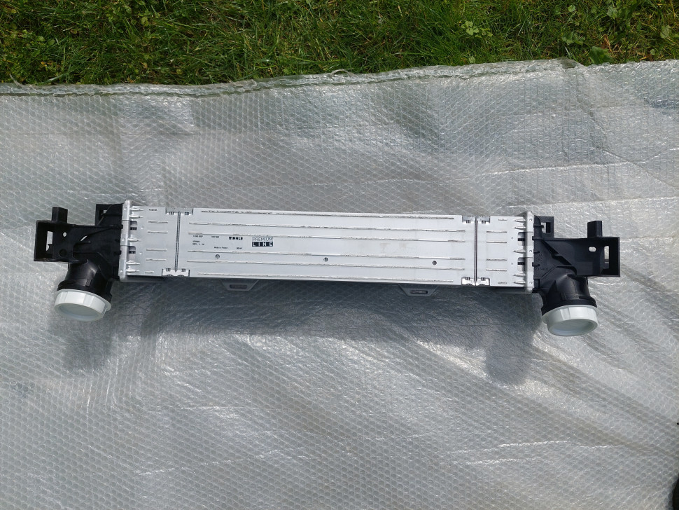 Радиатор интеркуллера Bmw 5 g30 6 g32 7 g11 g12 радіатор інтеркулера 17518576509 CI660000P